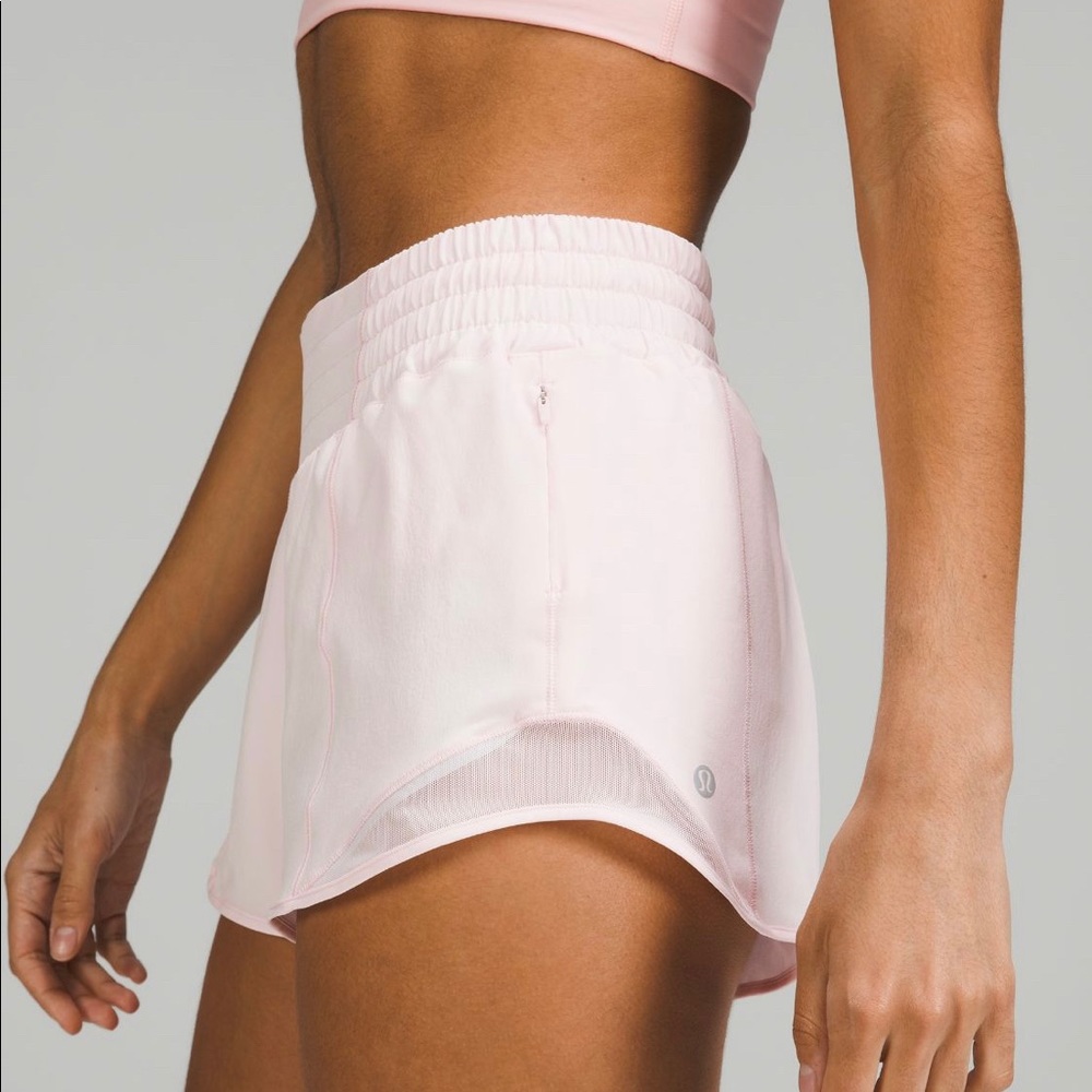 Lululemon STRAWBERRY MILKSHAKE Hotty Hot High Rise Short 2.5” - Picture 1 of 6